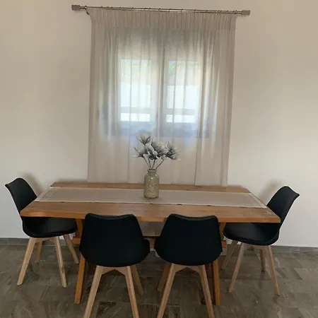 Eucalyptοs House * Lefkogeia