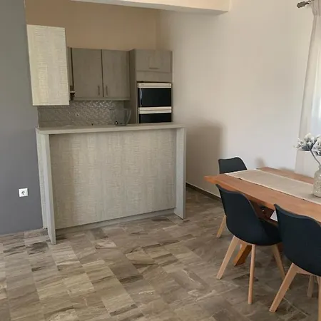 Eucalyptοs House Apartment *