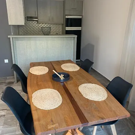 Eucalyptοs House Apartment