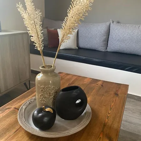 Apartment Eucalyptοs House *