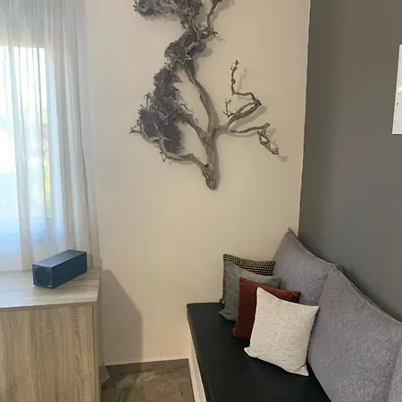 Eucalyptοs House * Lefkogeia